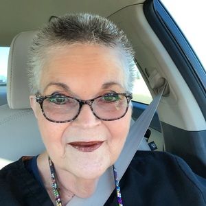 Meet your Posher, Traci g